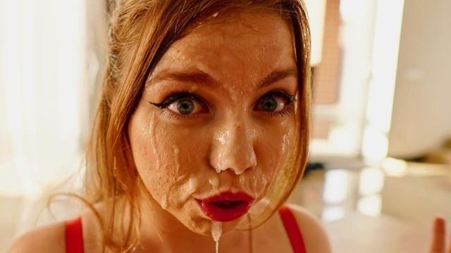 Кончи мне на лицо! Давалка Аня отсосала своему геймеру