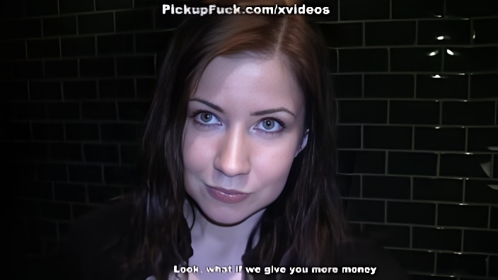 Негр с белым другом отвели русскую чиксу в чужой падик и уломали её на отсос