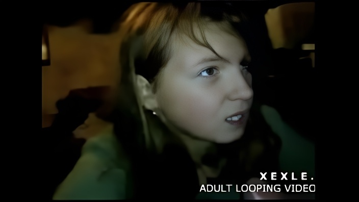 Русская брюнетка ублажает минетом любовника и исполняет перед ним арабские танцы