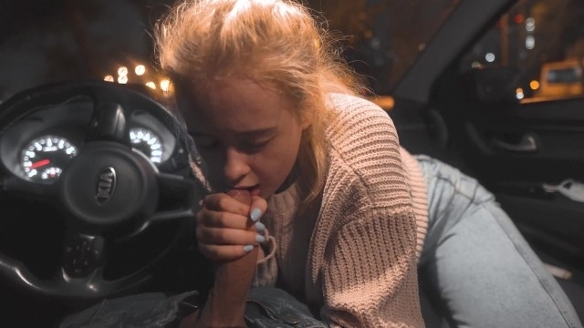 Покатушки по ночному городу с подружкой закончились минетом на обочине