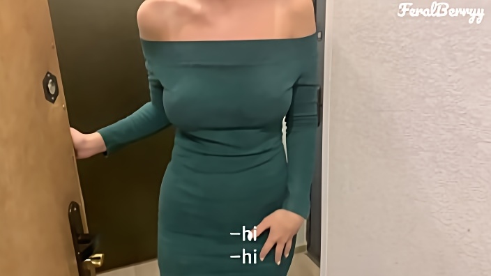 Молодая россиянка в платье и с пышными сиськами встает на колени и дрочит пенис хахаля