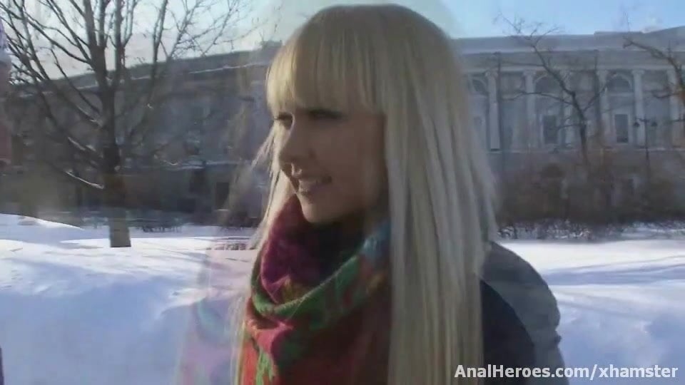 Извращенец прикинулся работником тв, чтобы отодрать молодую москвичку около рояла