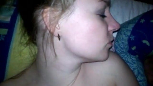 Пришлось разбудить молодуху, чтобы оттрахать ее в киску