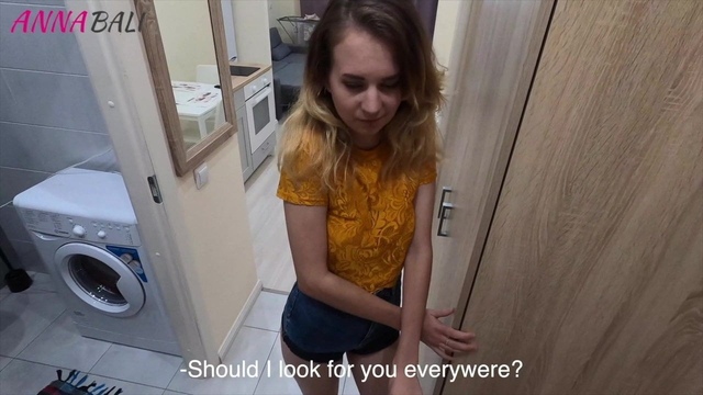 Аня в блузке с узорами пыталась обмануть таксиста и он наказал её членом в рот и киску