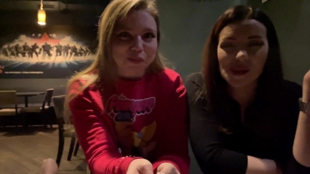 А твой парень не будет против, если мы предложим ему тройничок?