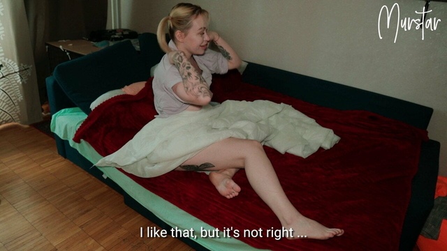 Мужик отшлепал телку с татуировками на теле и оттрахал ее в позе раком