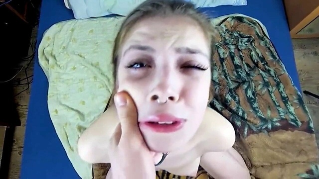 Россиянка в камуфляжных стрингах жестко оттрахана женихом в задний проход