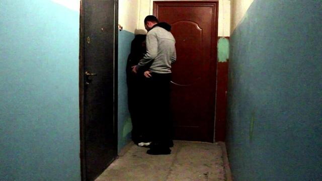 Трахнул девушку в подъезде в День Святого Валентина!!!