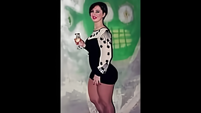 Подборка с пьющей мамкой, которая любит потрахаться с мужиками перед камерой