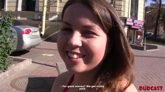 Девка на улице познакомилась с частным агентом, который развел ее на секс у себя в студии