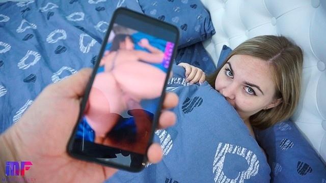 Русская толстушка 30ти лет в одном лифчике делает минет и дает любовнику в спальне