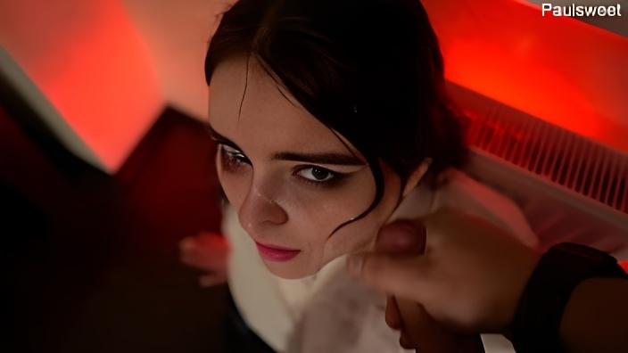 Милашка делает властному парню анилингус и он долбит её в глотку около батареи