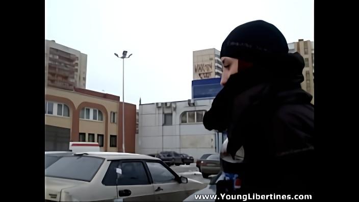 Я смотрю вы впервые в нашем районе, может зайдете на огонек?