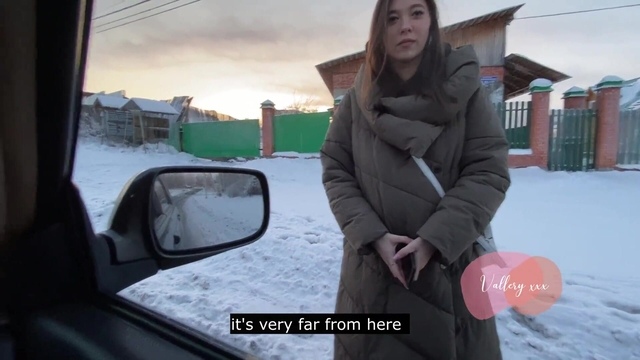 Пикапер в розовой куртке дал за щеку попутчице в автомобиле