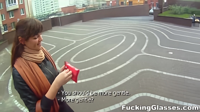 Студентка из Смоленска смакует хер пикапера и пьет сперму