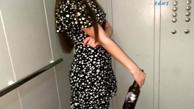 Почему бы не поиметь после минета пьяную соседку Нину?