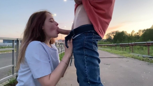 Наша прогулка подходит к концу, может ты хотела как-то отблагодарить меня?