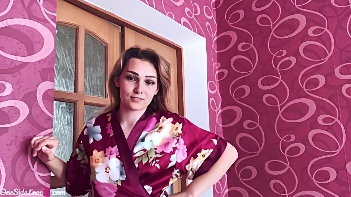 Девушка отвлекла парня от спортивной тренировки, сделав ему минет