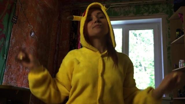 натолкнулся на минет ОГРОМНЫЙ CUMSHOT НА PUSSY для миниатюрной девушки