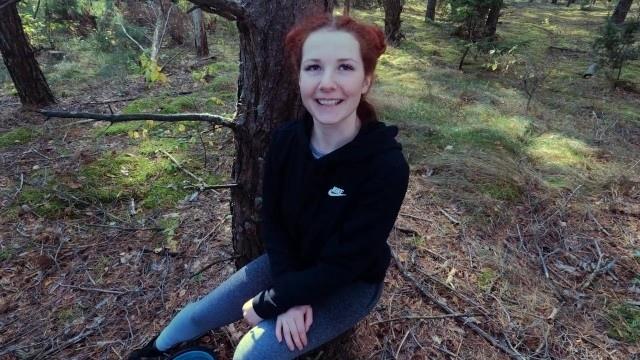 Рыжая любительница грибов познакомилась с лесничим, который дал ей за щеку