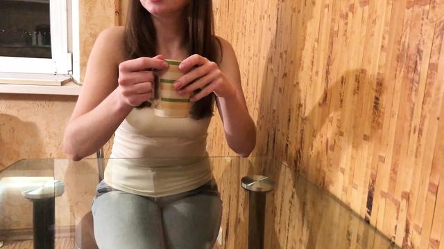 Выебал соседку, пока ее муж вышел на 5 минут