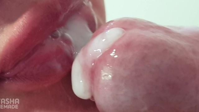 Минет в съемке крупным планом! Жена облизывает фаллос спутника до обильного семяизвержения