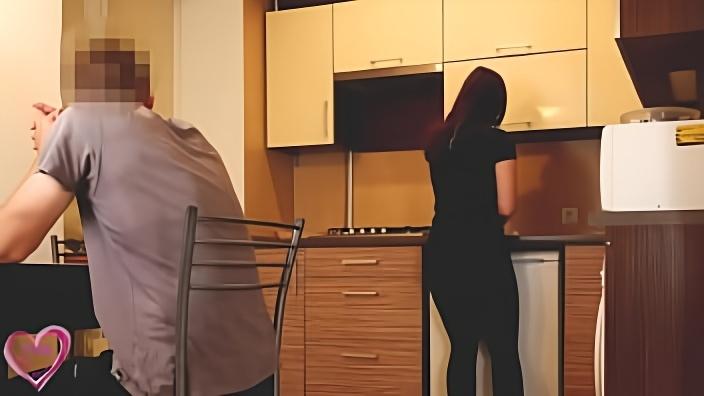 Русская стерва приготовила ужин для кавалера и дала ему раком