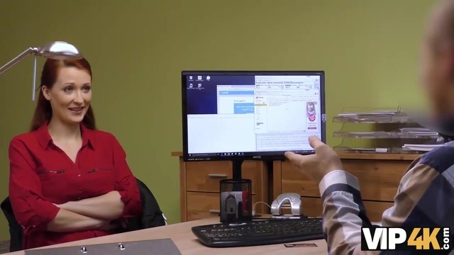 VIP4K. Buxom Ingwer wird beim Casting von Agent hart gefickt