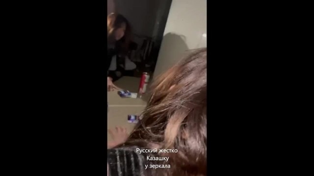 Русский жестко трахает казашку у зеркала