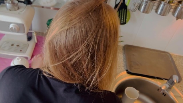 Jeg kom til en nabo efter sukker, og han kom ind i mig og sluttede på min røv