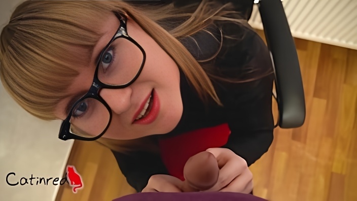 The secretary dreams of sucking the boss