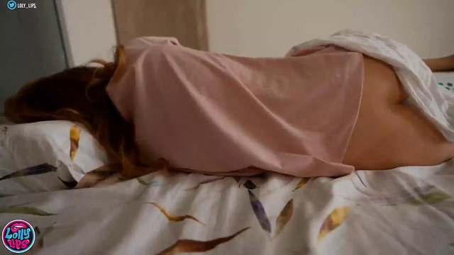 Honey PlayBox morning gift made my girlfriend's pussy happy with an orgasm