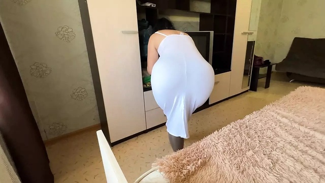 A sick ass of a mature woman met a penis in her anal