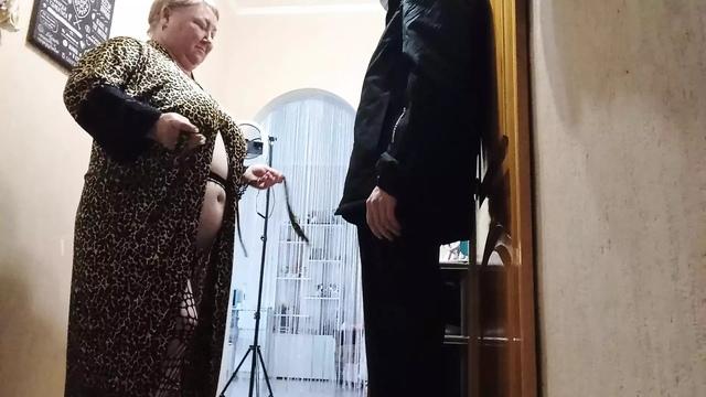 sucking and jerking off a dick to a courier instead of a tip