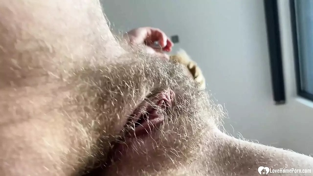 Моя киска не может жить без ее любимого дилдо