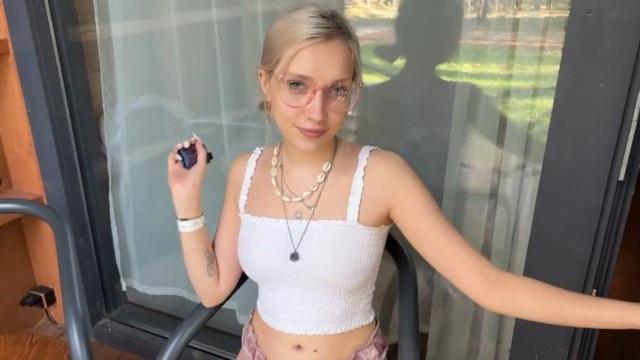 Hemmelig romantik af en ung naturelsker på ferie-LyalkaMotanka